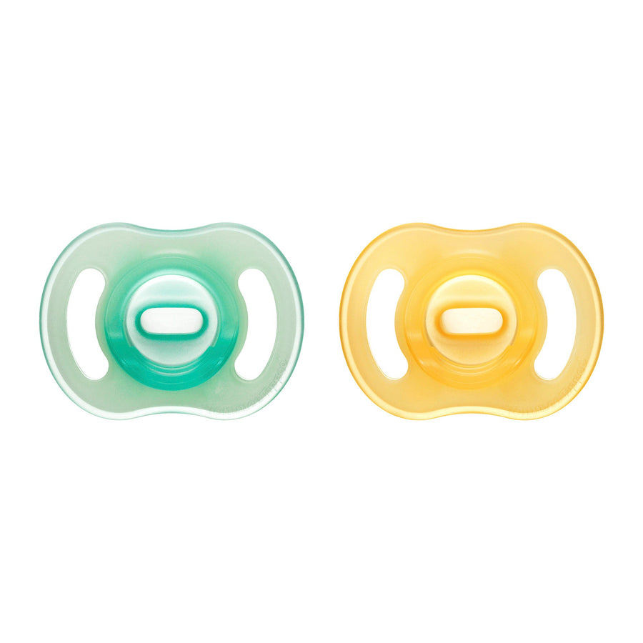 Tommee Tippee Ultra-light StayPut Night Glow Soother, 0-6 months, 2 pack