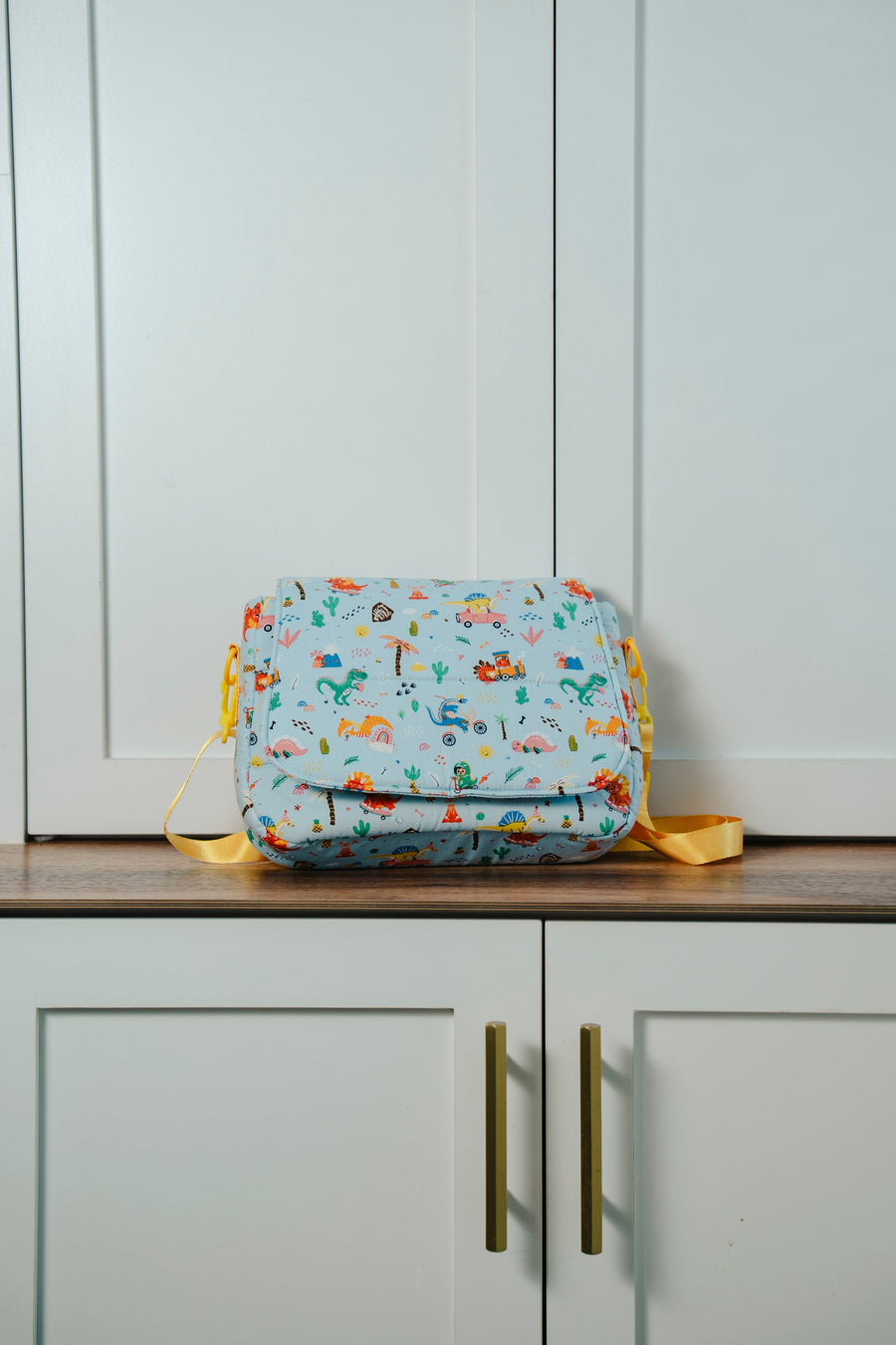 Maison Q Eissasaurus Super Sling Bag