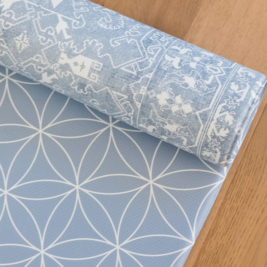 Buds & Bear The Dream Whisperer Luxe Playmats