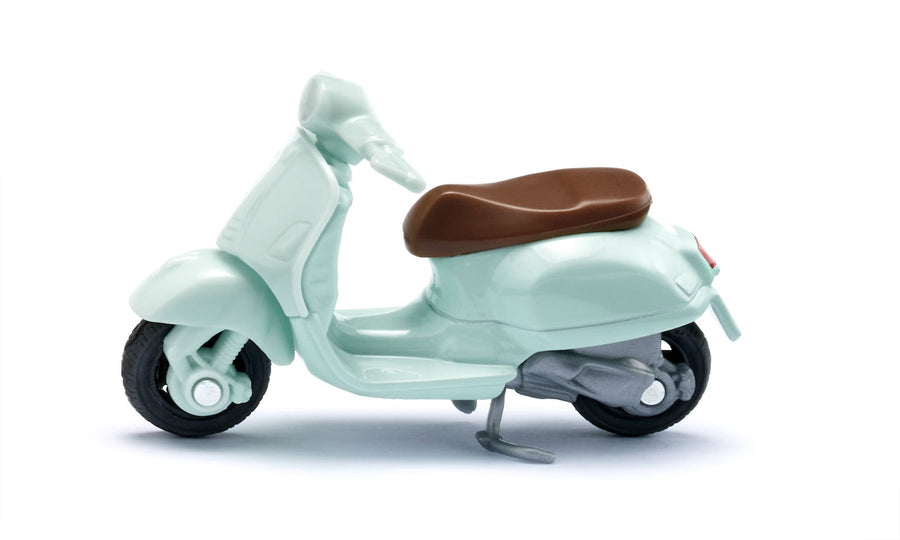 Vespa 125 GTS Super Siku die-cast model, side view