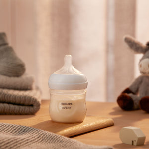 Philips Avent Bottle Natural Response 125 ML/4Oz Single/Twin Pack - lifestyle