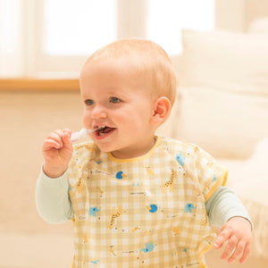 Combi Baby Teteo Baby Toothbrush Step 2 - lifestyle