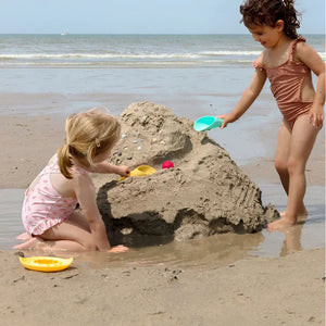 Quut Cuppi Beach Toy - Shovel, Sifter & Ball (Assorted Colours) - image 4 - Happikiddo.com