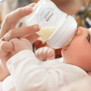Philips Avent Bottle Natural Response 125 ML/4Oz Single/Twin Pack - lifestyle