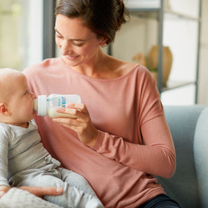 Philips Avent Anti-Colic Bottle with AirFree Vent 260ml - lifestyle