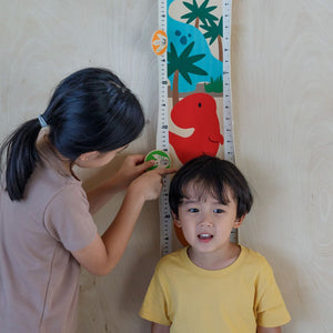 Plan Toys Dino Height - lifestyle