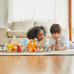 Plan Toys DIY Stegosaurus - lifestyle