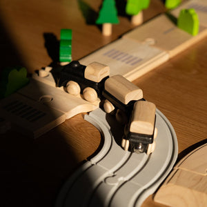 PlanToys Classic Train - lifestyle