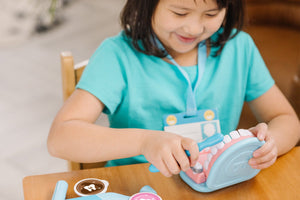 Melissa & Doug Super Smile Dentist Play Set