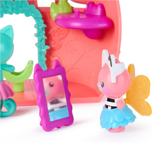 Dress-up accessories, mannequin and mirror in the garden playset