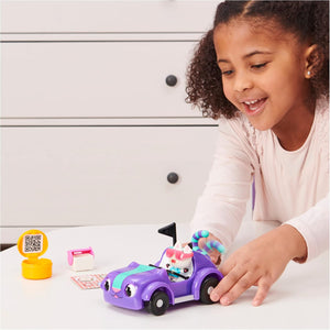 Child playing with the Carlita picnic vehicle