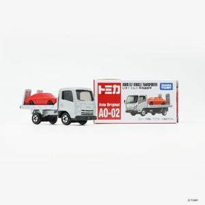 Tomica AO-02 Isuzu Elf Vehicle Transporter with its Asia Original box
