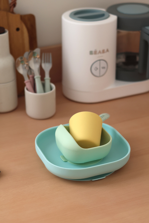 BEABA silicone suction meal set Yellow lifestyle
