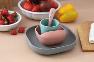 BEABA silicone suction meal set Mineral in use