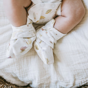 Kays+Kins SecureGrip Mitts and Booties Set in the Twinklebelle print