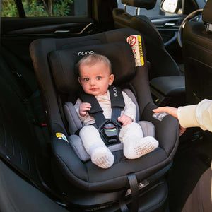 Nuna PRUU 360 Car Seat in Caviar - lifestyle