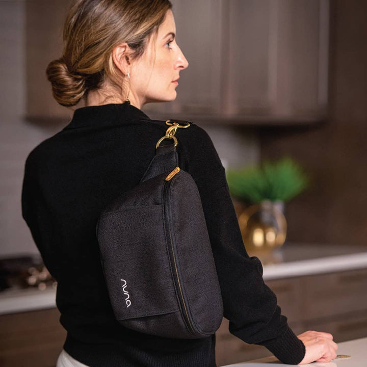 Nuna Sling Bag (Caviar)
