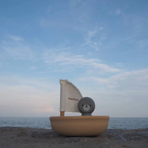 Plan Toys Sailing Boat - Seal