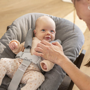 Stokke Tripp Trapp Newborn Set V2 Anthracite - lifestyle