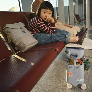 Stokke JetKids Backpack V4 - lifestyle