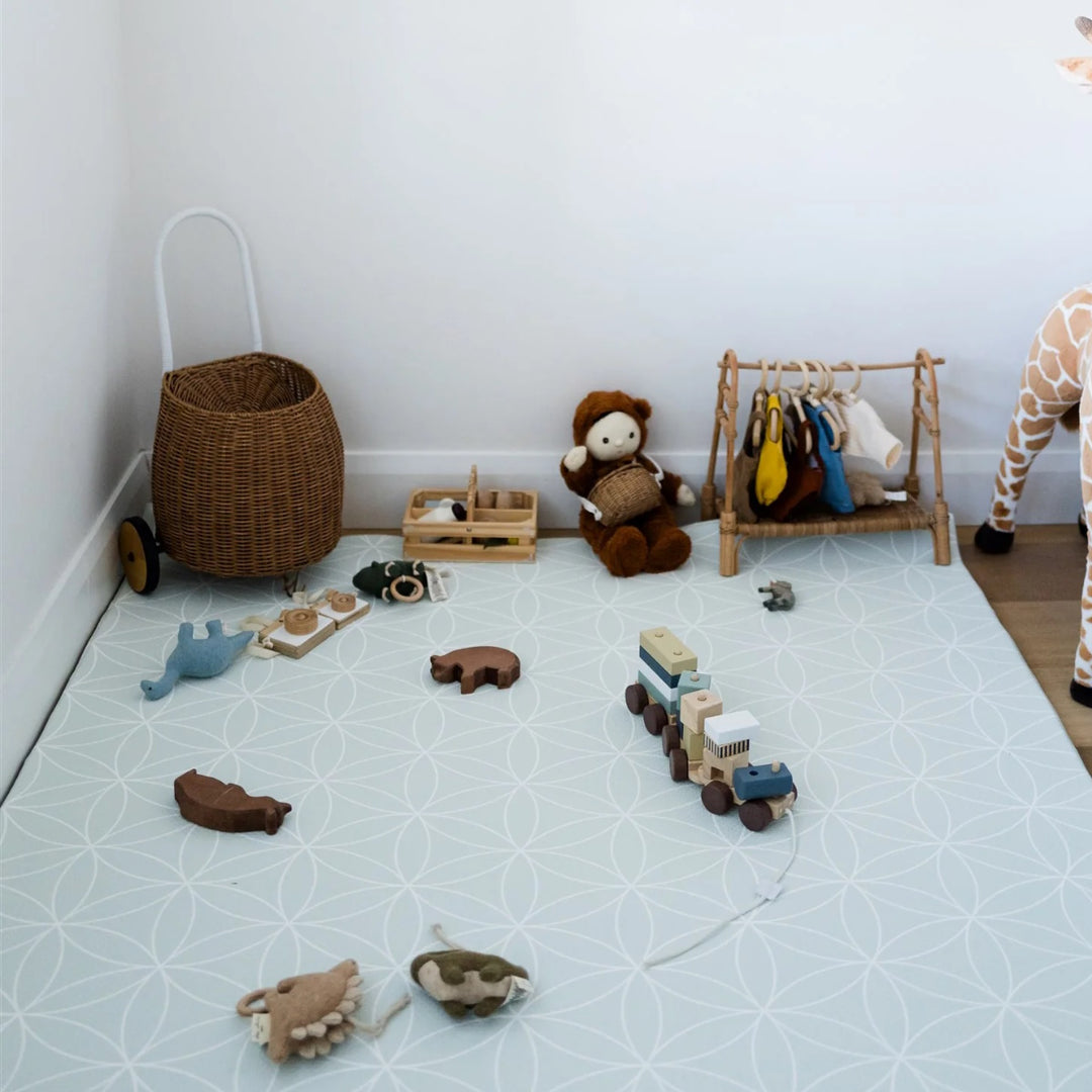 Buds & Bear Under the Chestnut Tree Luxe Playmats