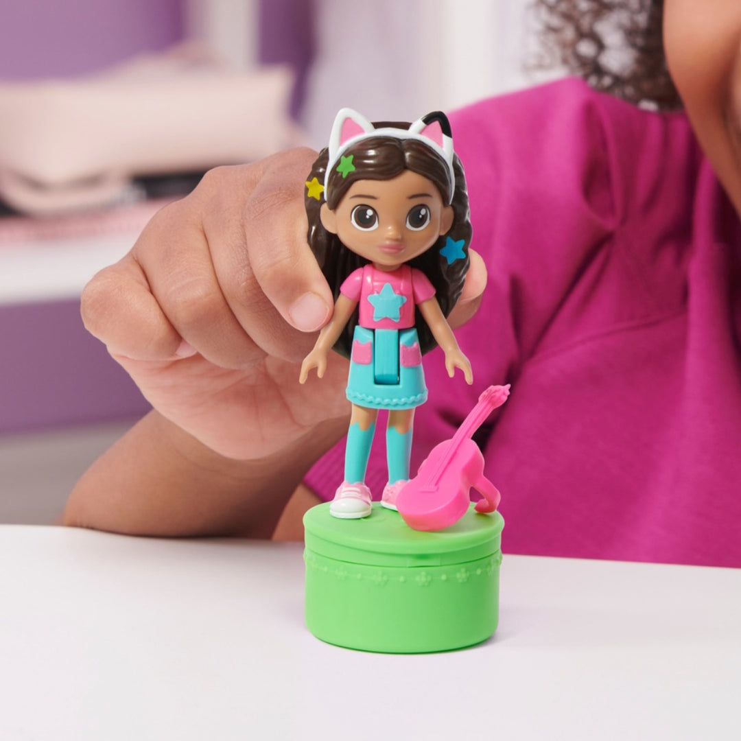 Gabby's Dollhouse Deluxe Figure Set Dance Party Theme