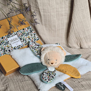 Doudou et Compagnie Boh'Aime Lion Doudou Petals - lifestyle