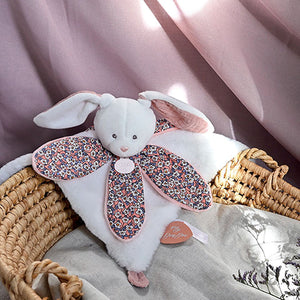 Doudou et Compagnie Boh'Aime Pink Rabbit Doudou Petals - lifestyle
