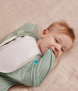 Baby with one wing removed in Transition Bag 0.2 TOG Olive