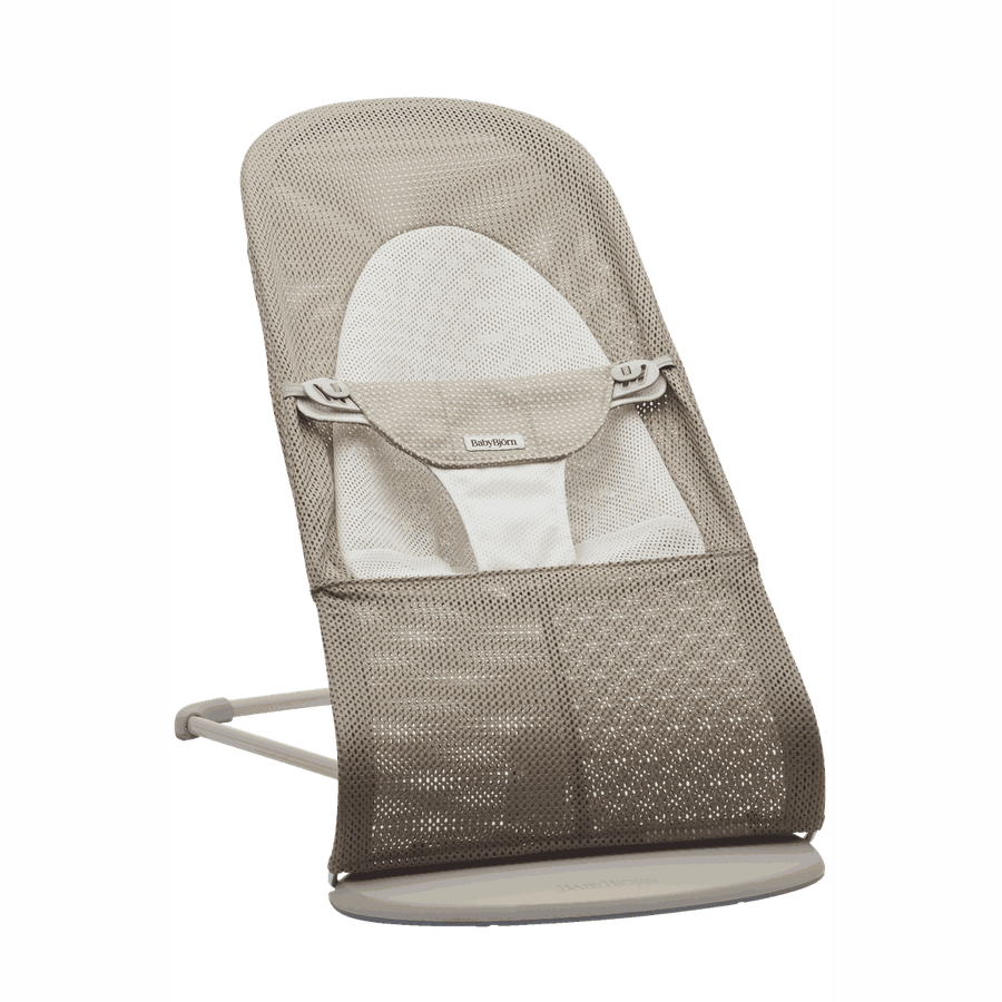 BabyBjörn Bouncer Balance Soft in grey beige and white 3D mesh with a light grey frame