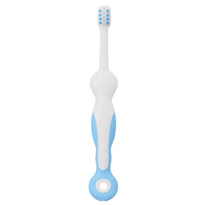 Combi Baby Teteo Baby Toothbrush Step 4