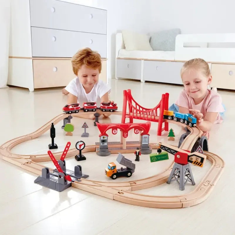 Hape Classic Figure 8 Set