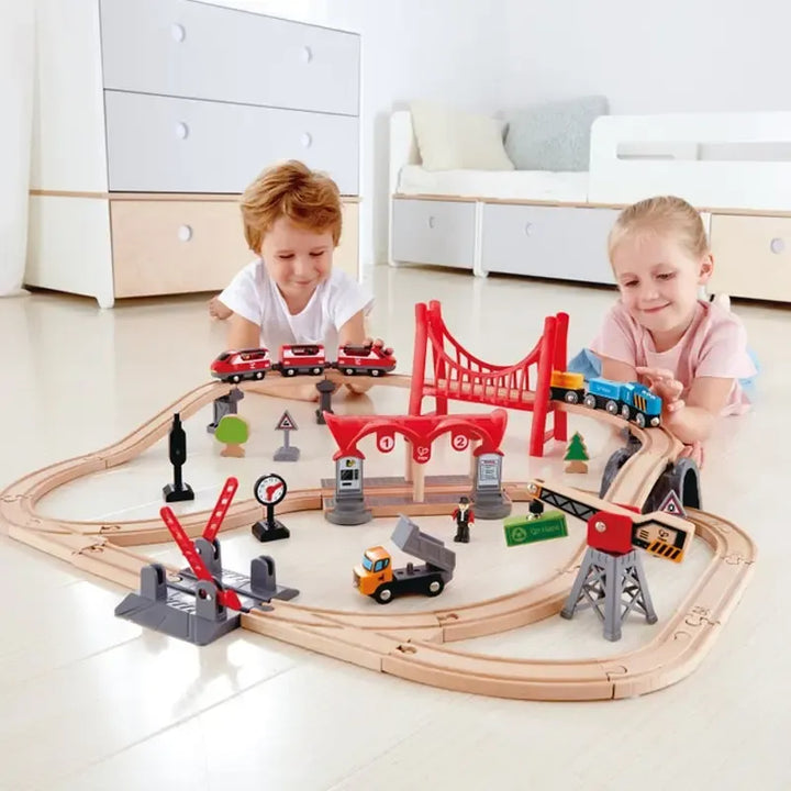 Hape Classic Figure 8 Set