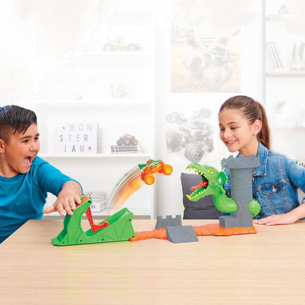 Monster Jam Dueling Dragon Stunt Playset