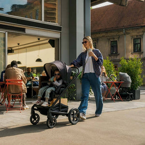 Nuna BMW Edition Travel Bundle (BMW MIXX Next + PIPA Urbn + TRES lx) - lifestyle