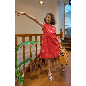Maison Q Vivacious Miss Pony Single Side Classic Cheongsam worn by a tween model