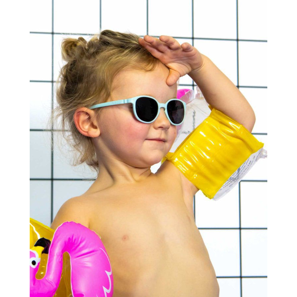 KI ET LA Sunglasses WaZZ (2-4 years) Blush Pink – lifestyle image