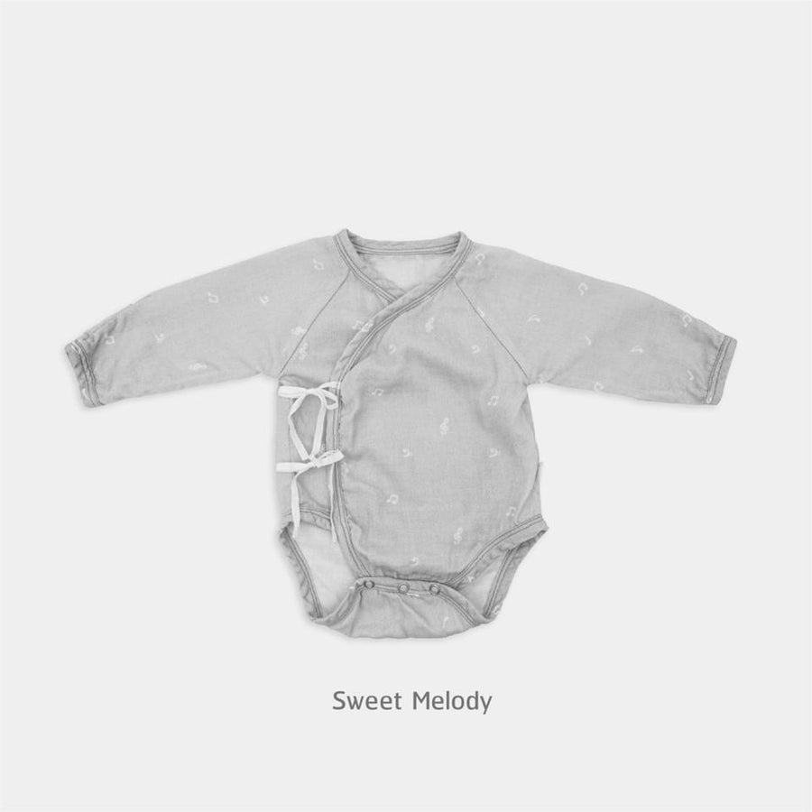 Granny Ben TENCEL muslin baby bodysuit in the Sweet Melody print