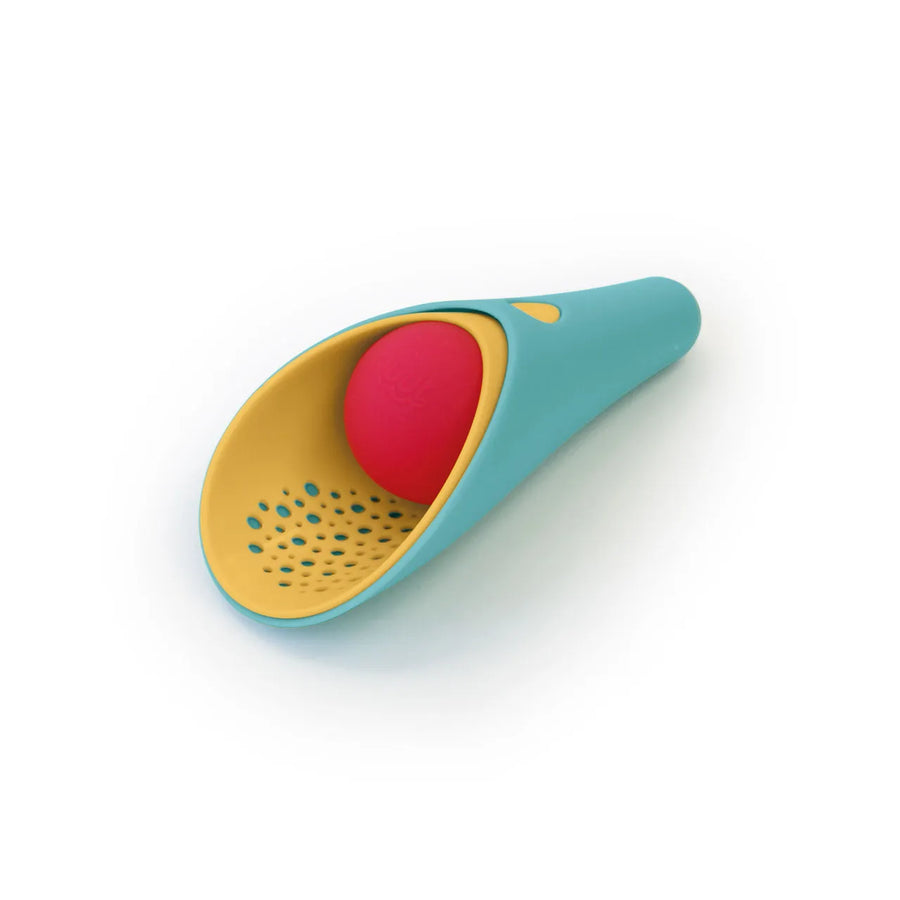Quut Cuppi Beach Toy - Shovel, Sifter & Ball (Assorted Colours) - Happikiddo.com
