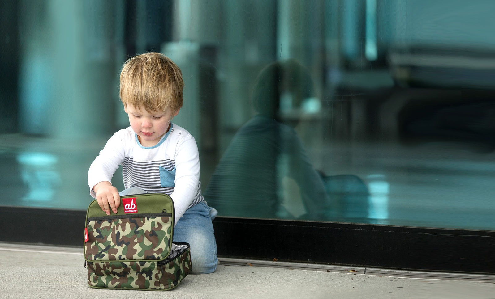 Akarana Toddler Lunch bag Woodland Half Camo - Happikiddo.com