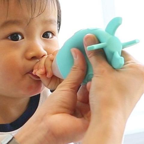 Marcus & Marcus Feeding Spoon Dispenser - Happikiddo.com