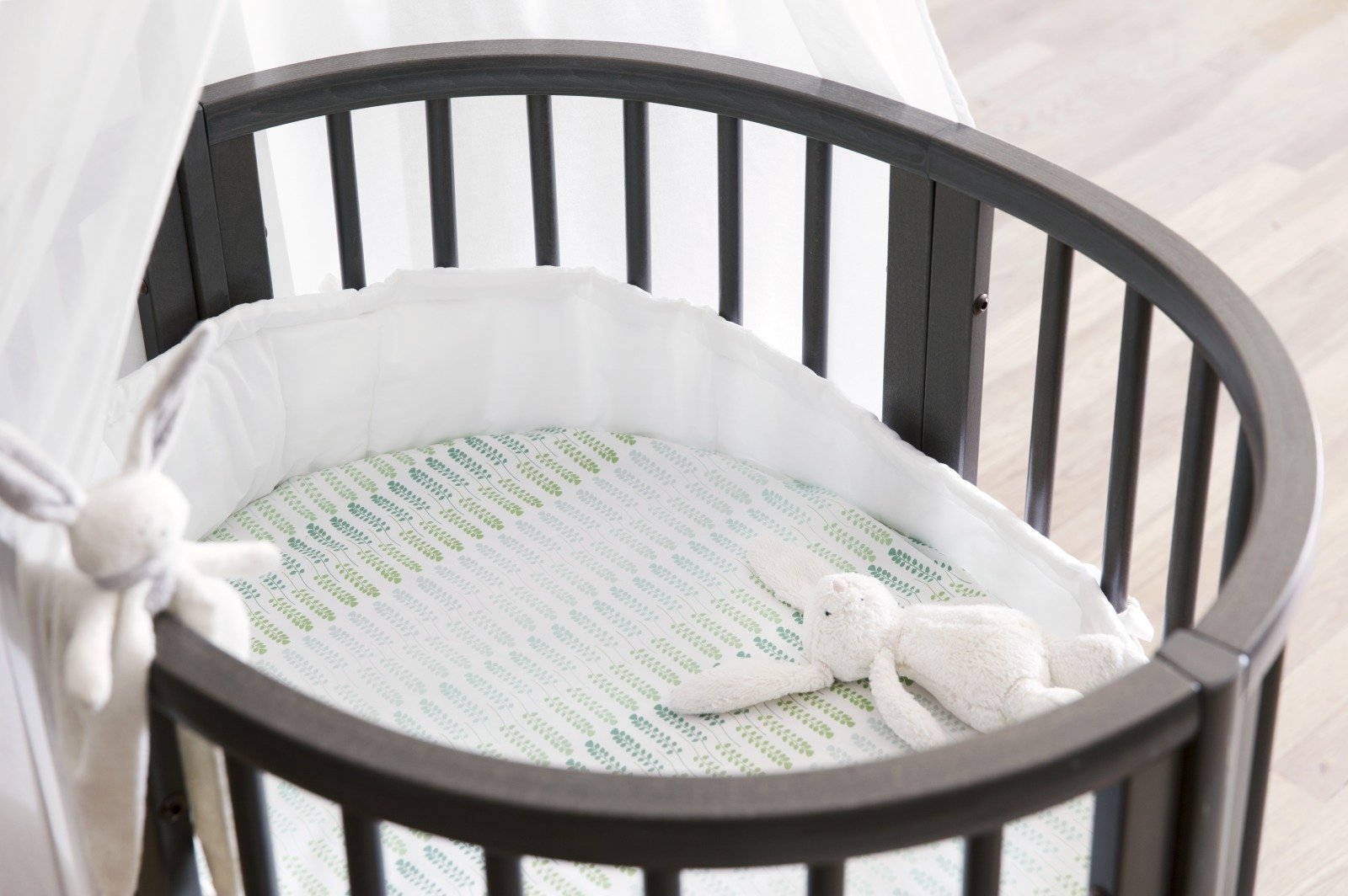Stokke® Sleepi™ Mini Bumper, White - Happikiddo.com